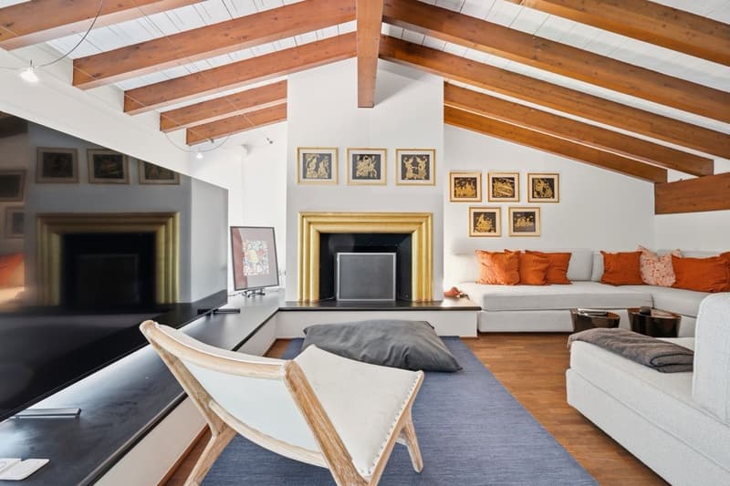 Elegante appartamento su tre livelli in contesto prestigioso (11)