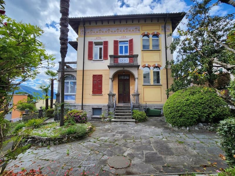 Historisches Mehrfamilienhaus mit Grundstück an top Lage (2)