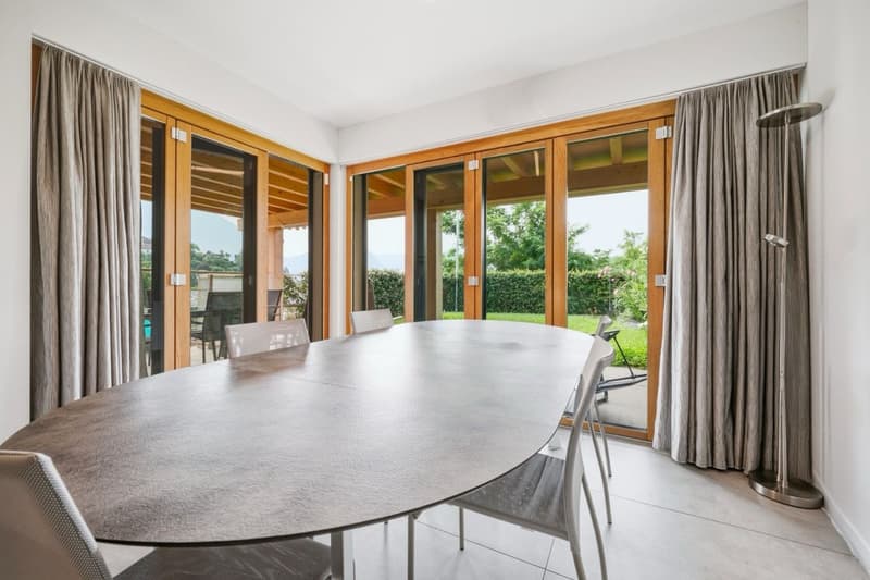 Elegante, zeitgenössische Villa mit großzügigem Garten, Swimmingpool und Terrassen (5)