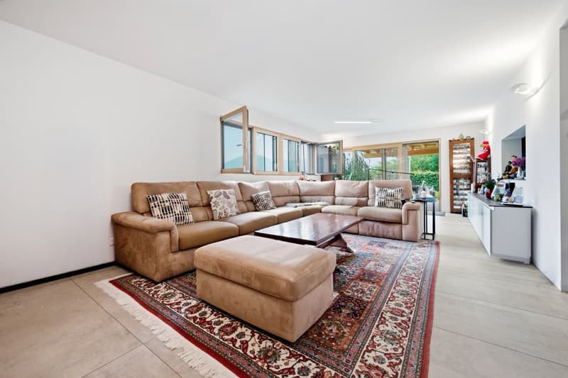 Elegante, zeitgenössische Villa mit großzügigem Garten, Swimmingpool und Terrassen (7)
