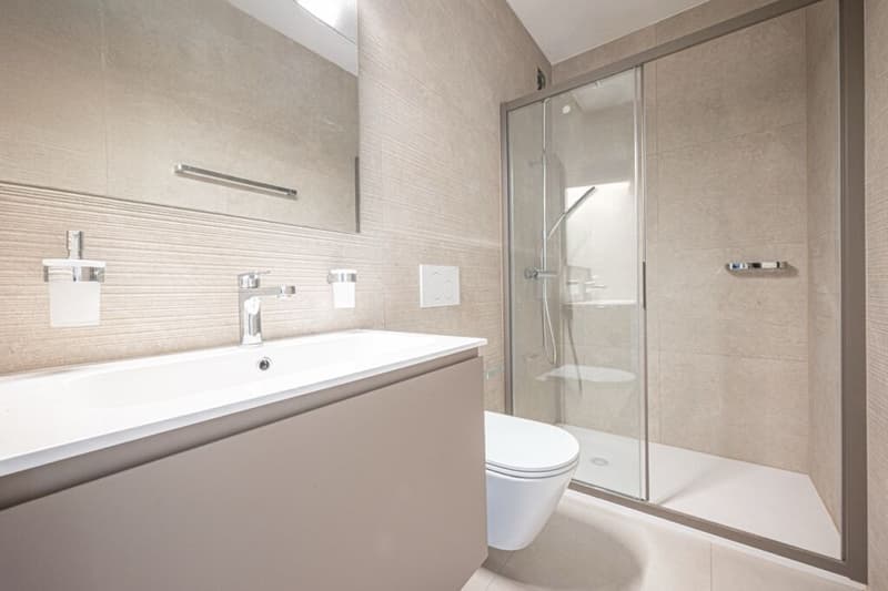 Elegante renovierte 3,5-Zimmer-Wohnung mit Terrasse und Garten. (2)