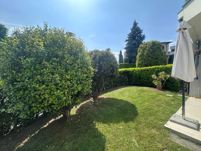 Elegante renovierte 3,5-Zimmer-Wohnung mit Terrasse und Garten. (1)