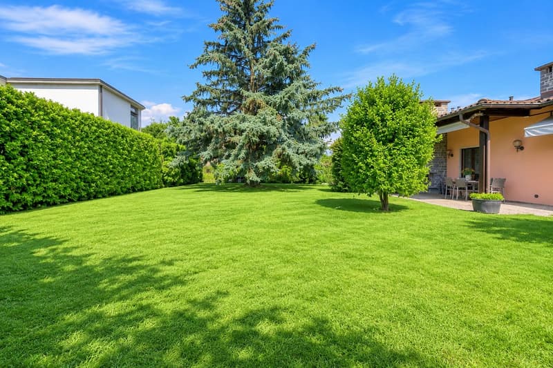 Spazioso appartamento con grande giardino in zona tranquilla (13)