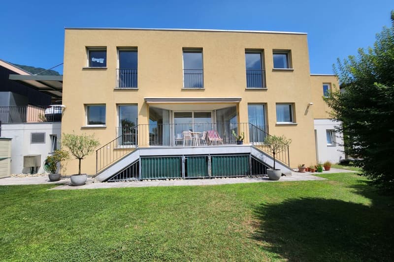 Elegante Residenz mit weitem Ausblick auf die Landschaft (3)