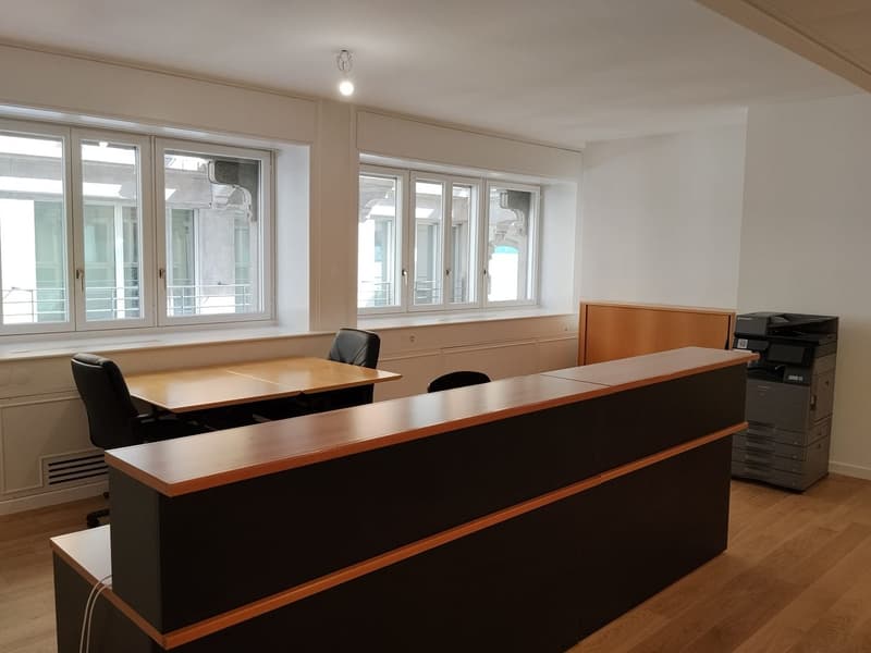 Lugano centro, affittasi comodo ufficio in posizione strategica (2)