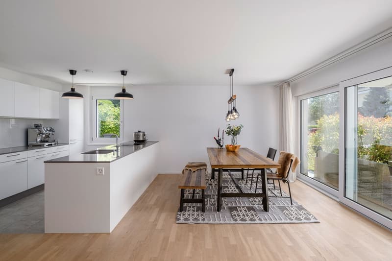 Stylish garden apartment in a green setting (3)