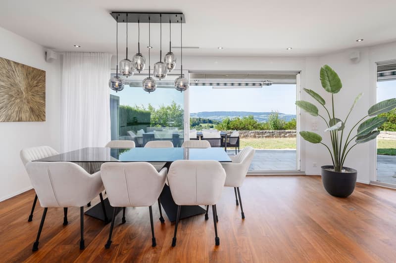 Résidence de jardin exclusive avec vue panoramique à couper le souffle (3)