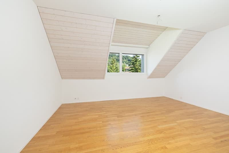 Lichtdurchflutete 4.5 Zimmer-Maisonettewohnung mit Galerie und viel Raum (7)