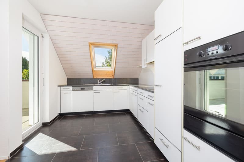 Lichtdurchflutete 4.5 Zimmer-Maisonettewohnung mit Galerie und viel Raum (2)
