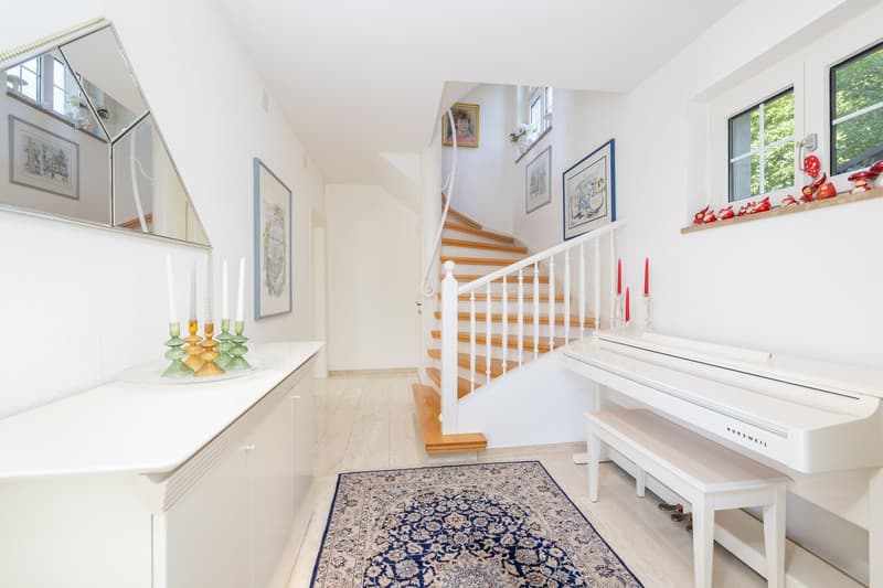 Attraktives Doppeleinfamilienhaus mit ausgebautem Dachgeschoss an Toplage (7)