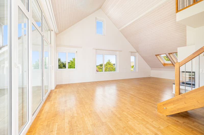 3.5-Zimmer-Dachmaisonette mit Galerie und viel Wohnkomfort (3)