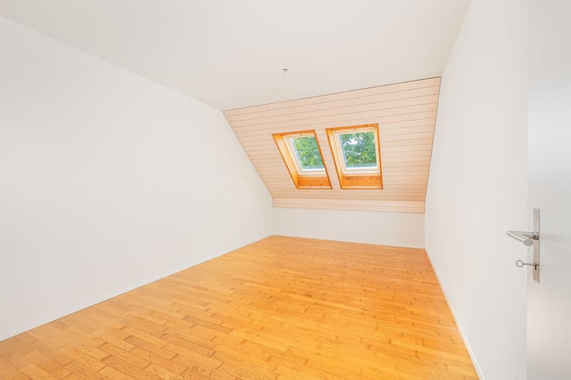 3.5-Zimmer-Dachmaisonette mit Galerie und viel Wohnkomfort (6)