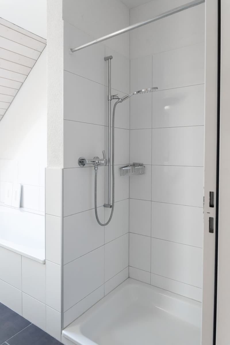 Grosszügige 4.5-Zimmerwohnung mit sonnigem Balkon in Bäretswil (8)