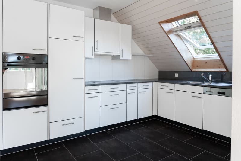 3.5-Zimmer-Dachmaisonette mit Galerie und viel Wohnkomfort (4)