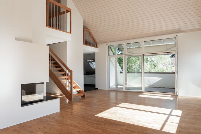 3.5-Zimmer-Dachmaisonette mit Galerie und viel Wohnkomfort (3)