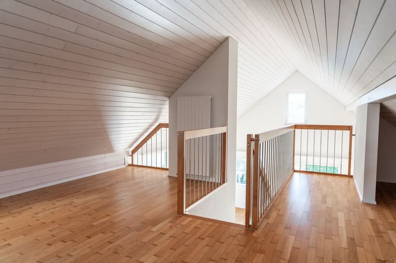 3.5-Zimmer-Dachmaisonette mit Galerie und viel Wohnkomfort (7)