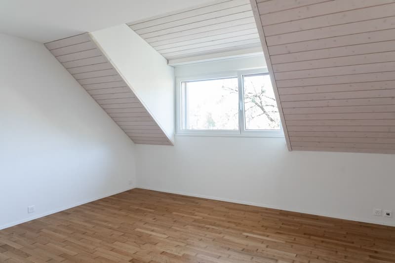 3.5-Zimmer-Dachmaisonette mit Galerie und viel Wohnkomfort (5)