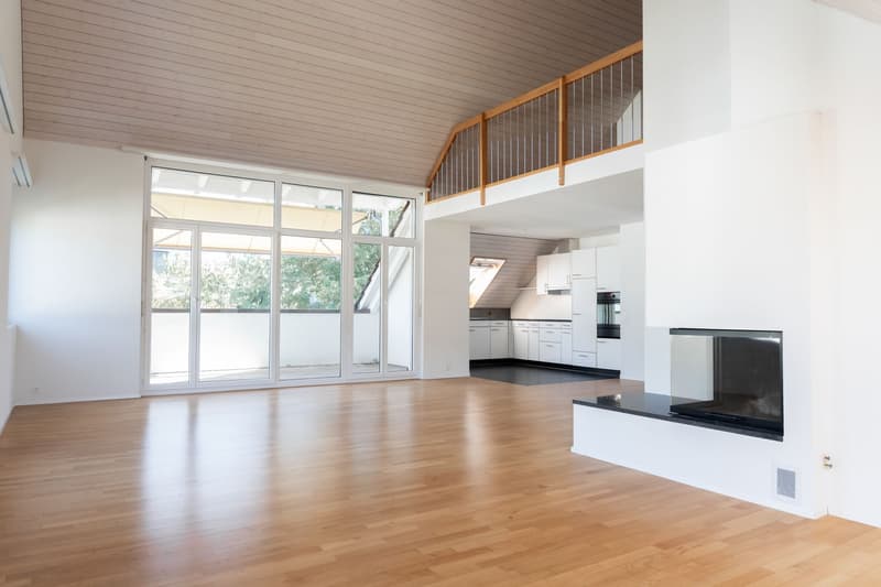 Lichtdurchflutete 4.5 Zimmer-Maisonettewohnung mit Galerie und viel Raum (4)
