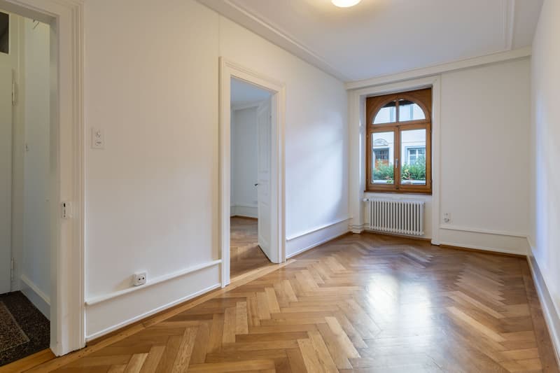 Stilvolle 2-Zimmer-Altbauwohnung mit Gartenzugang (1)