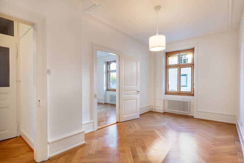 Stilvolle 2-Zimmer-Altbauwohnung im 1. OG mit Rheinblick (1)