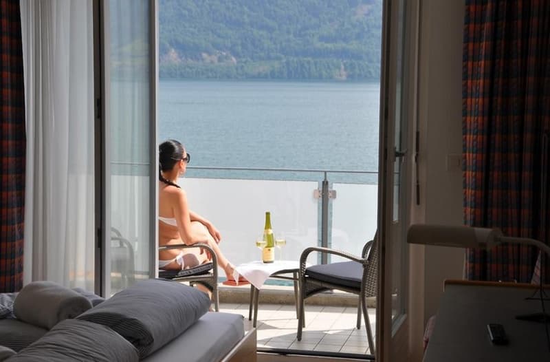 Möbliertes 1-Zimmer-Apartment mit Balkon und See-/Bergblick in Gersau (4)