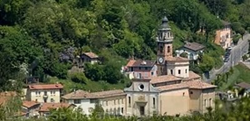 Mehrfamilienhaus (mit 3 Wohnungen, Pool und Garten) im malerischen Carona / Tessin (3)
