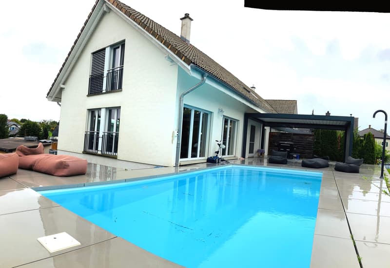 5.5-room corner house with pool - modern living in Neuwilen (1)