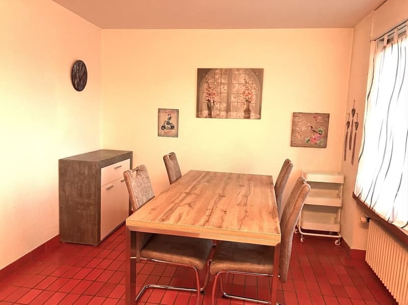 80 m² garden apartment with chimney - just a few steps from the train station (5)