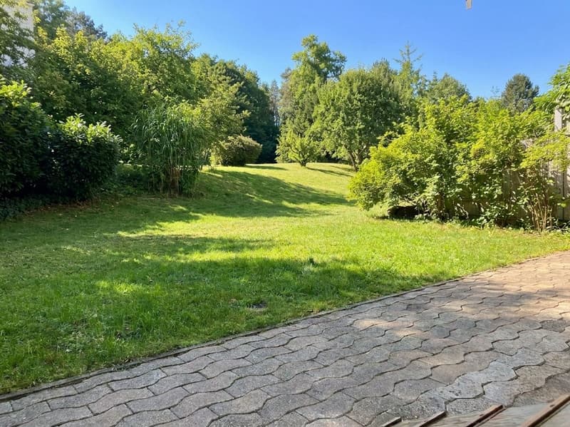 80 m² garden apartment with chimney - just a few steps from the train station (10)