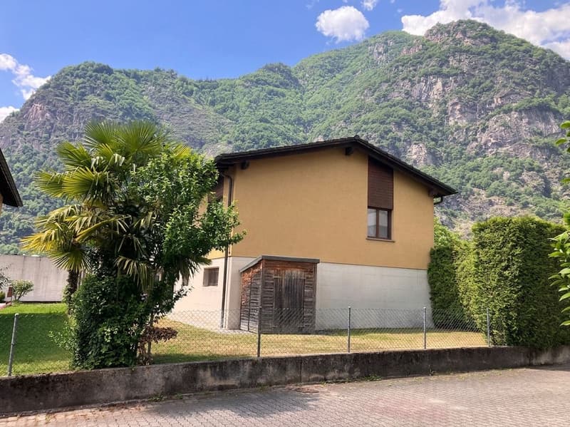 Casa unifamiliare indipendente di 6.5 locali con giardino a Biasca (6)