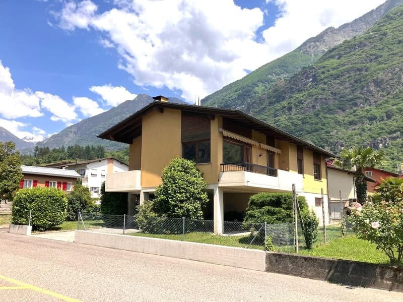 Casa unifamiliare indipendente di 6.5 locali con giardino a Biasca (2)