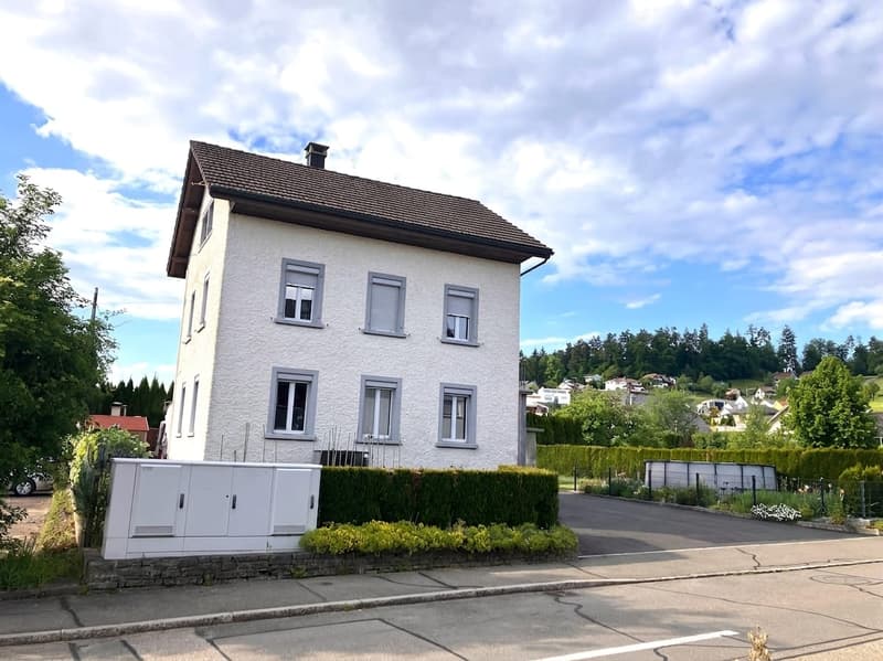 Freistehendes 9-Zimmer-Haus mit Garten - neu für CHF 975'000.- (1)