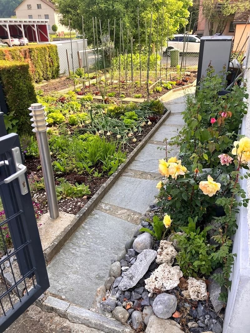 Freistehendes 9-Zimmer-Haus mit Garten - neu für CHF 975'000.- (9)