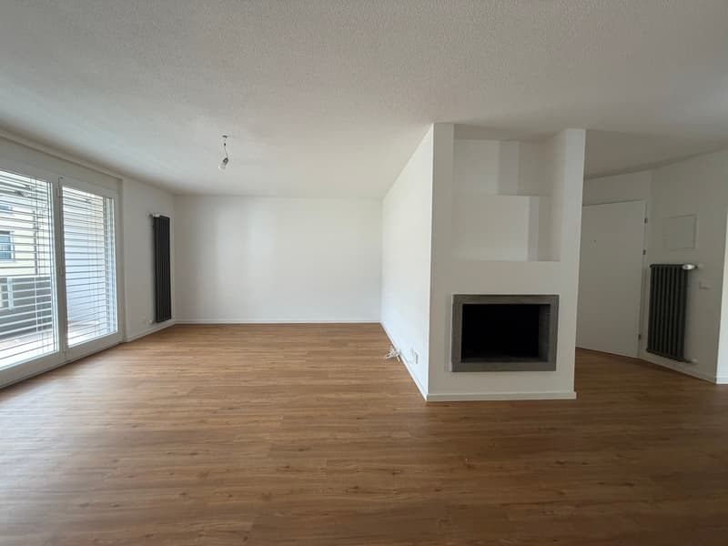 Appartement élégant rénové avec vue panoramique et place de parking incluse (4)