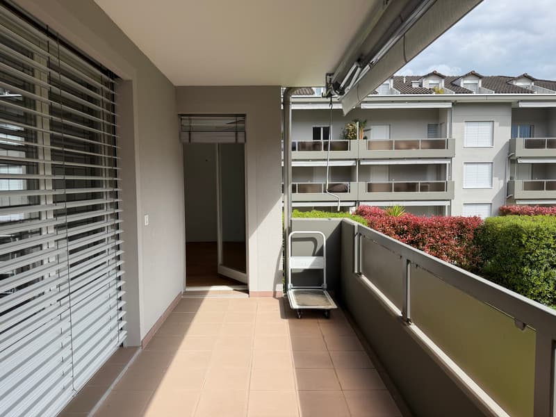 Appartement élégant rénové avec vue panoramique et place de parking incluse (6)