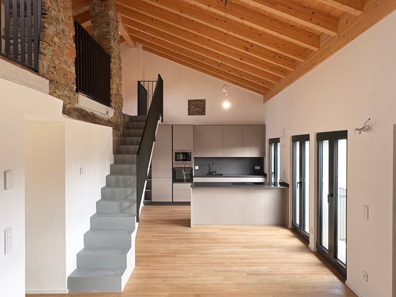 Elegantes Mehrfamilienhaus, komplett renoviert in Pura (2)