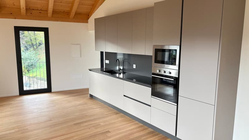 Elegantes Mehrfamilienhaus, komplett renoviert in Pura (4)