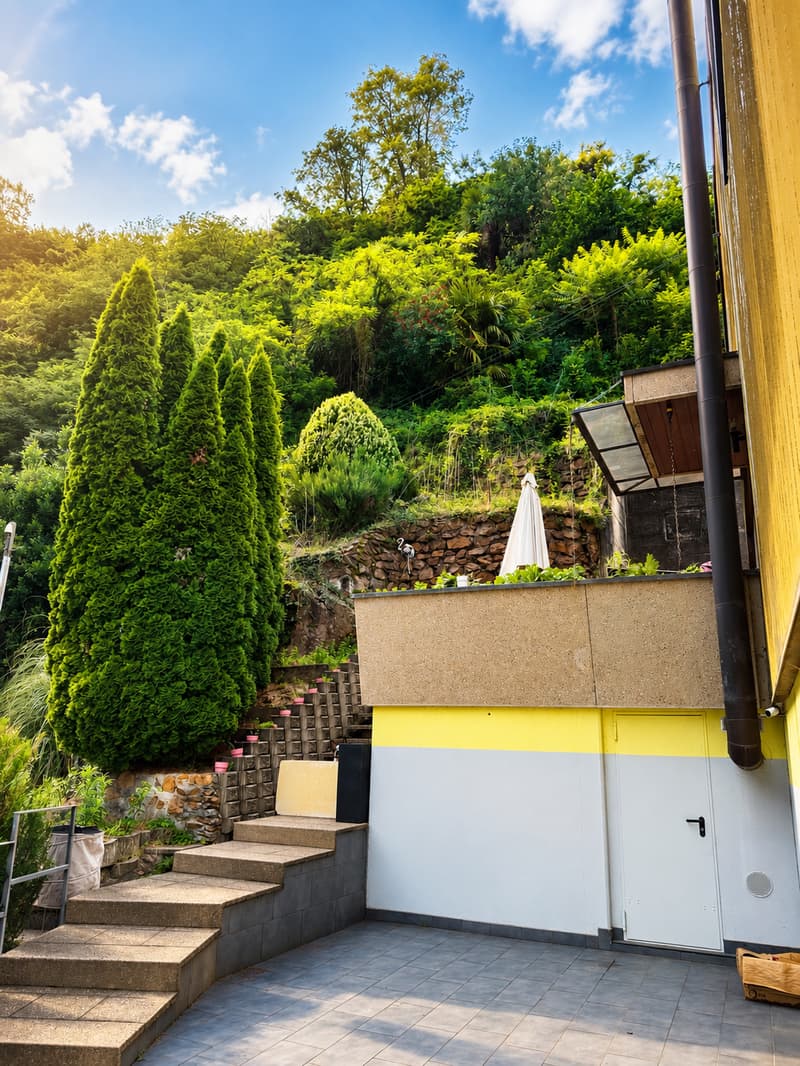 Casa Bifamiliare con Vista Panoramica ad Agno (12)