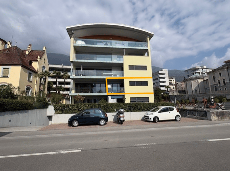 Helles 2.5-Zimmer-Apartment mit Balkon in Muralto (2)