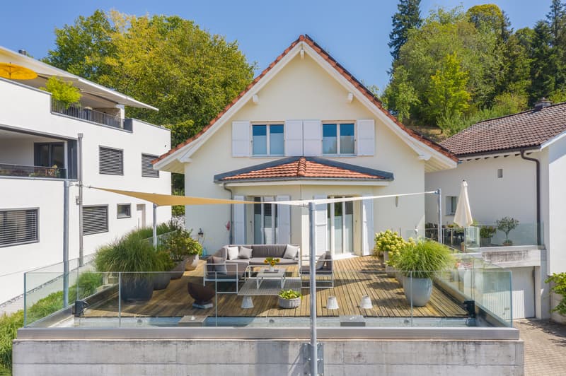 Elegantes 5.5 Z'Einfamilienhaus mit vielen intelligenten Extras (2)