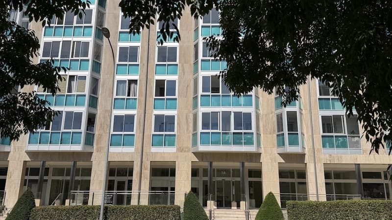 Ampio appartamento di 5 locali con due logge vicino al lago e alle Nazioni (11)