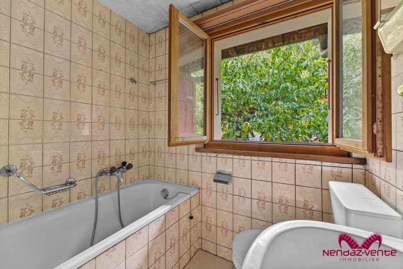 Maison villageoise de deux appartements à rénover à Beuson (6)
