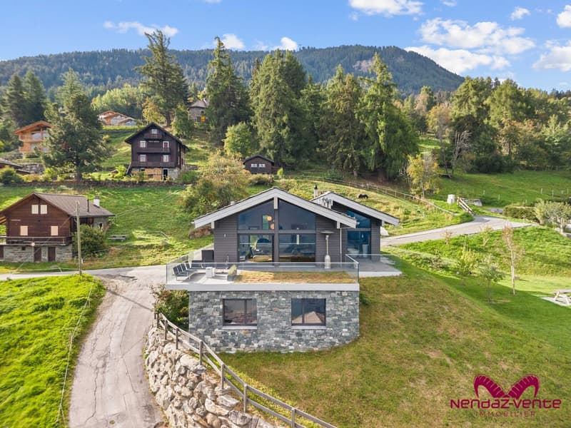 Un chalet de toute beauté aux Rairettes en résidence principale (1)
