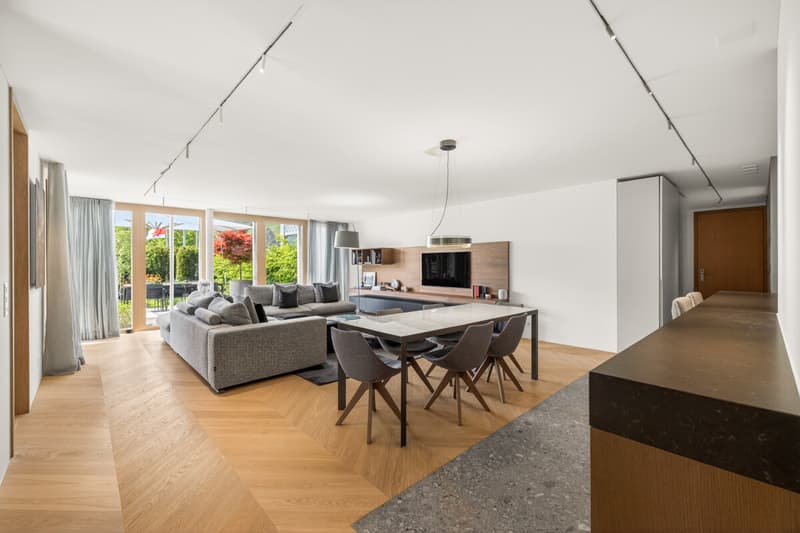 Geräumiges Wohn-/ Esszimmer