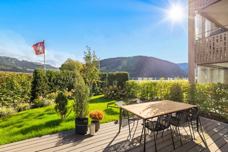Bergpanorama und See