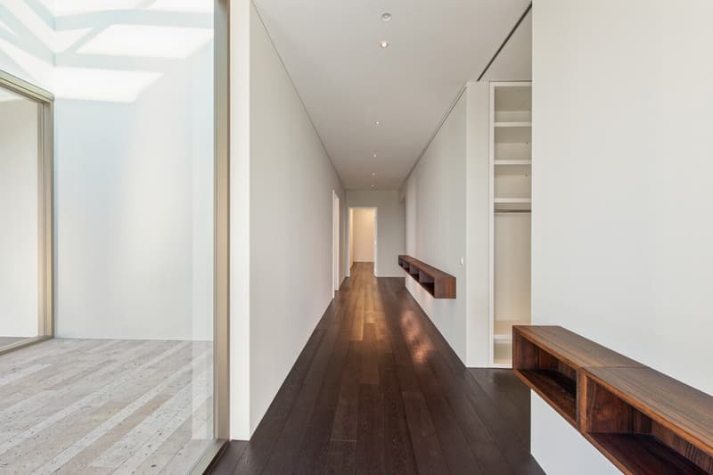 Gang mit Gästebad sowie Einbauschrank
