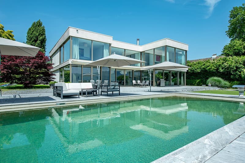 Luxus direkt am See in Stäfa mit Aussenpool und privatem Badesteg (1)