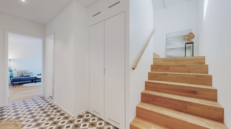 interne Treppe zwischen Schlafräumen und Wohnraum