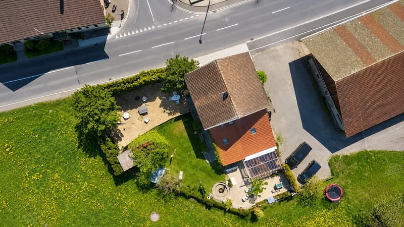Charaktervolles 5.5-Zimmer-Einfamilienhaus mit Garten in Aristau kaufen (2)