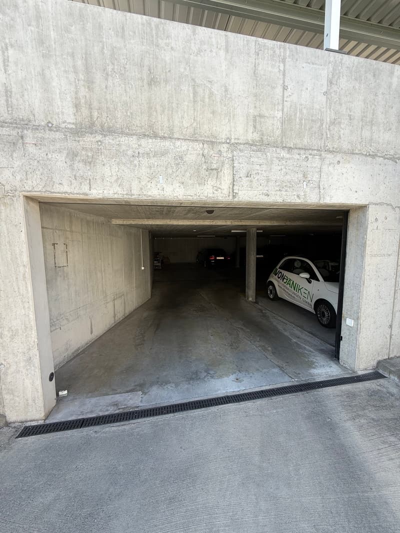 Einstellhallenplatz zu verkaufen (2)